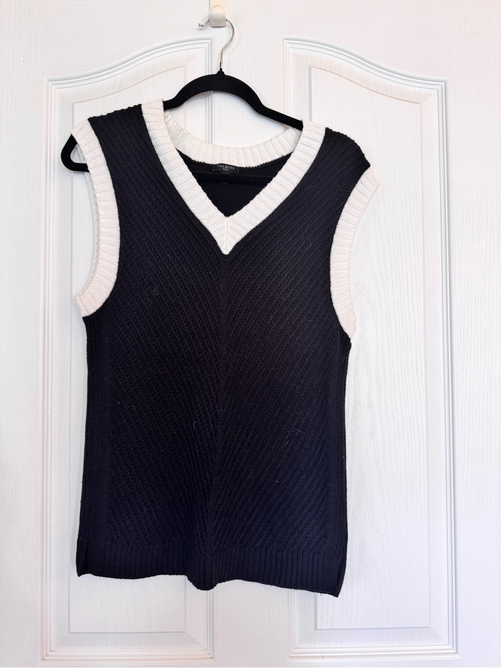 Talbots Black and Cream Knit V-Neck Sweater Vest Linen Blend Size Medium Petite
